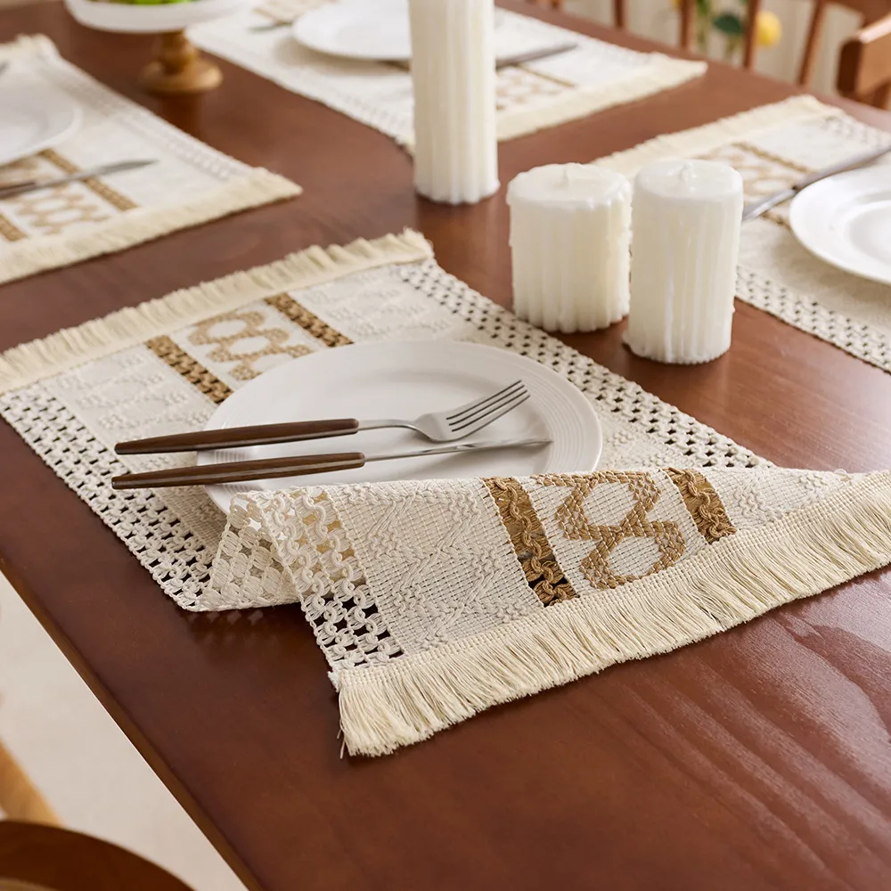 Folded placemat edge showing the real weave, openwork and fine fringe